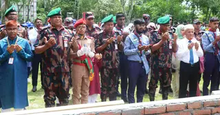 মাইলস্টোন ট্র্যাজেডি: শিক্ষিকা মাহরিনের সমাধিতে বিজিবির শ্রদ্ধা